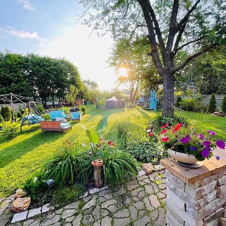 Schaumburg Paradise Oasis With A Secret Garden And Private Pool المظهر الخارجي الصورة