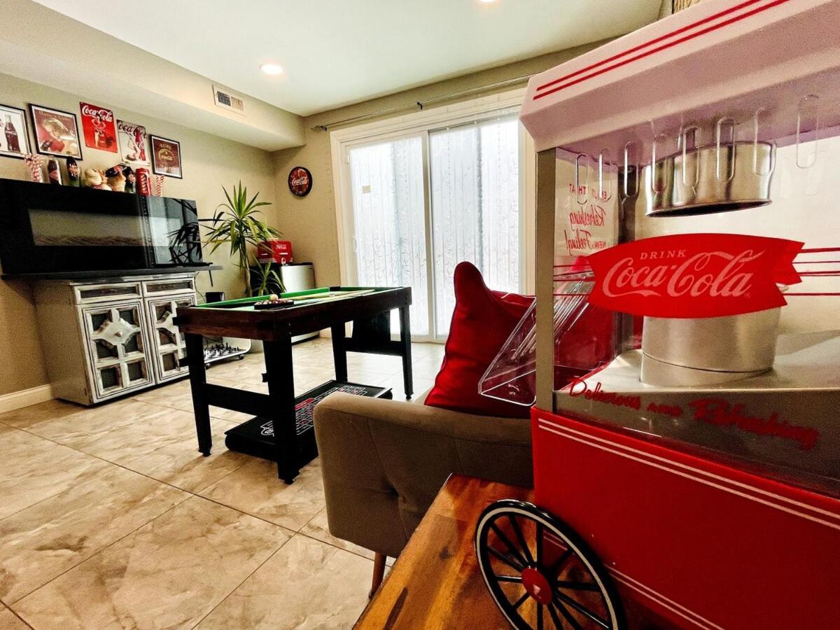 Schaumburg Paradise Oasis With A Secret Garden And Private Pool المظهر الخارجي الصورة