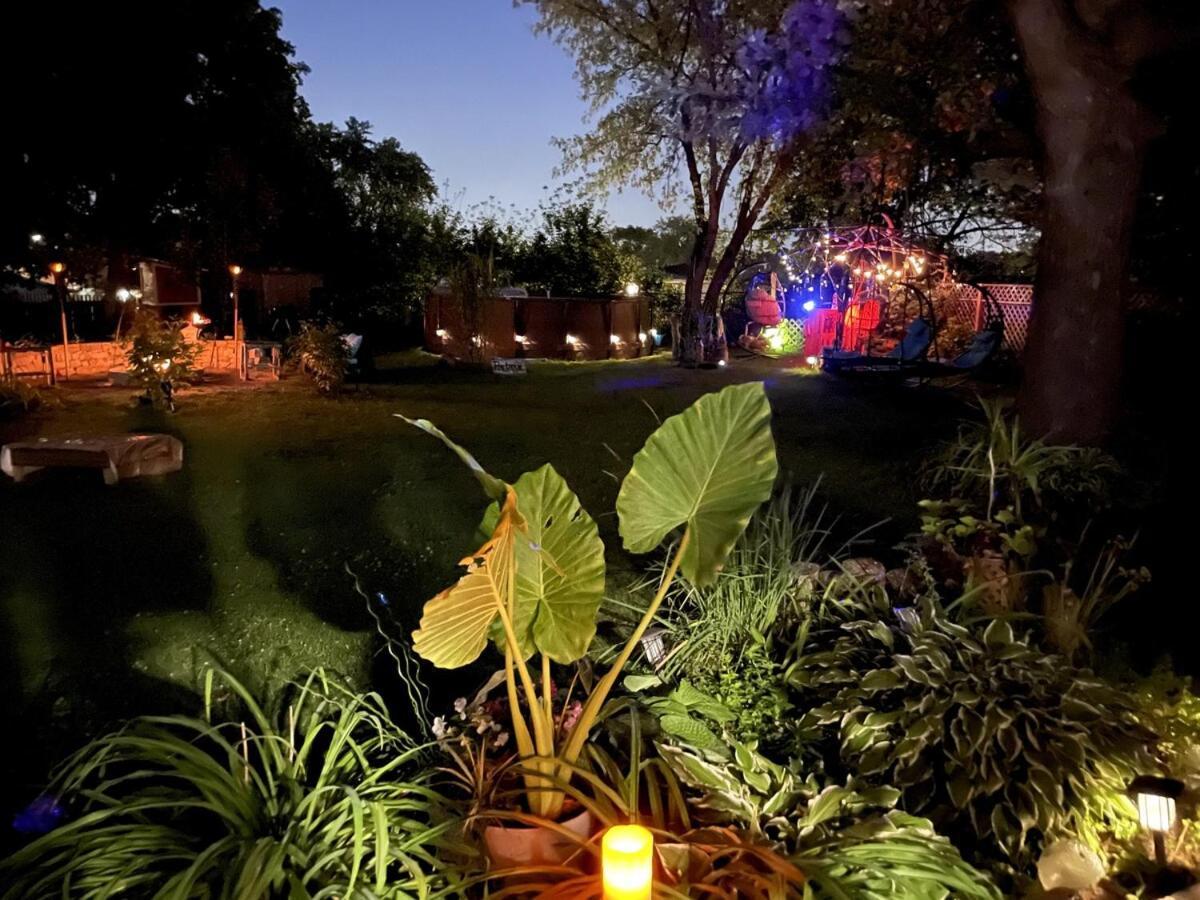 Schaumburg Paradise Oasis With A Secret Garden And Private Pool المظهر الخارجي الصورة